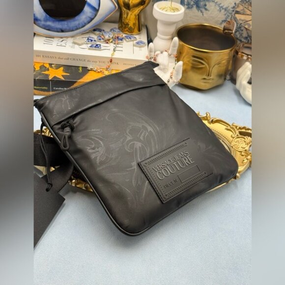🆕 VERSACE JEANS COUTURE 🧿 NWT Black Coated Regalia Baroque Messenger Bag - Picture 10 of 16